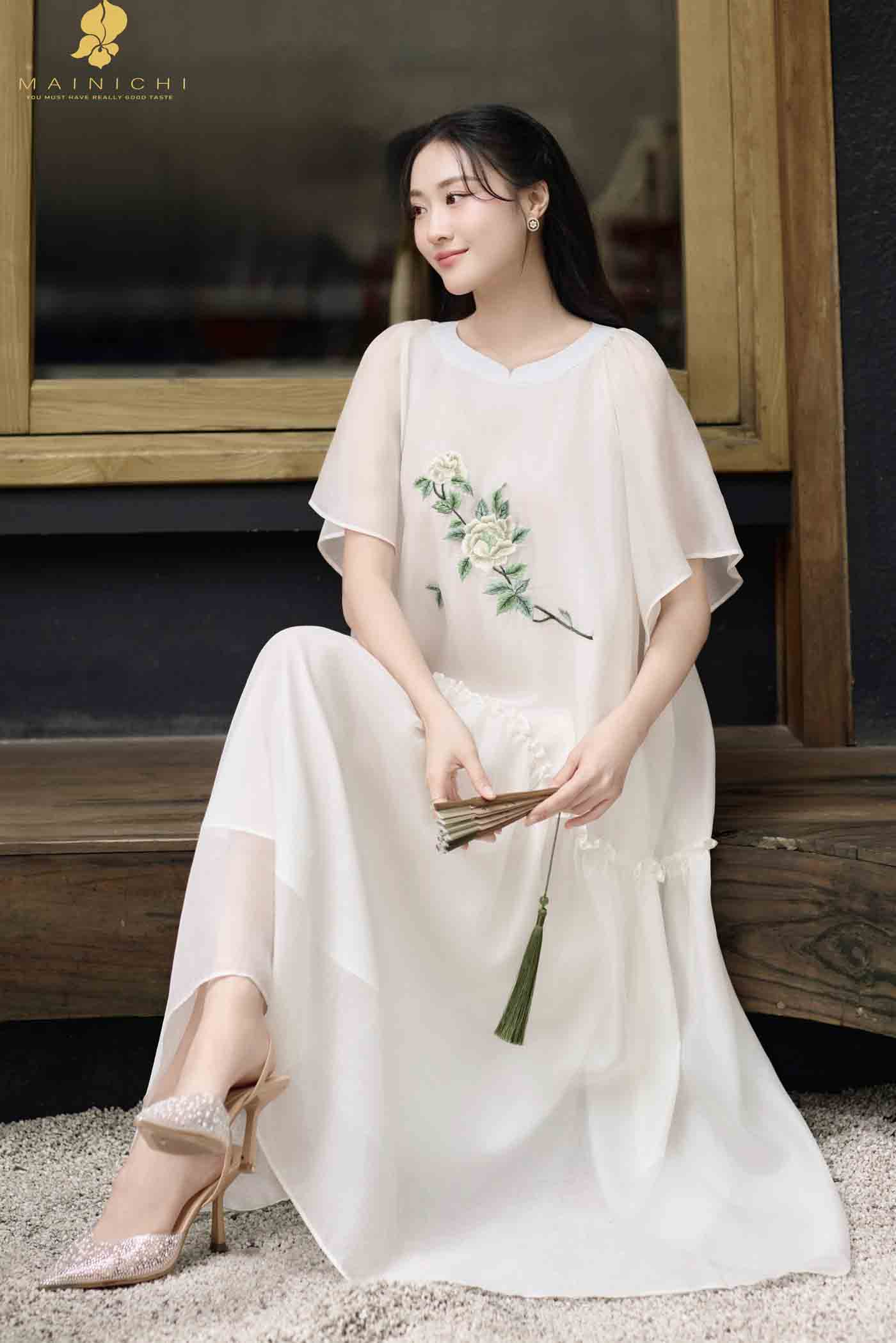 Váy Hoạ Tình Kem