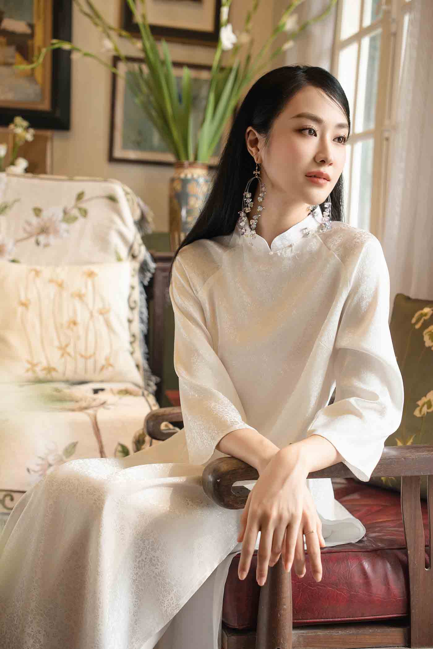 BST Túc Mỹ: Trắng