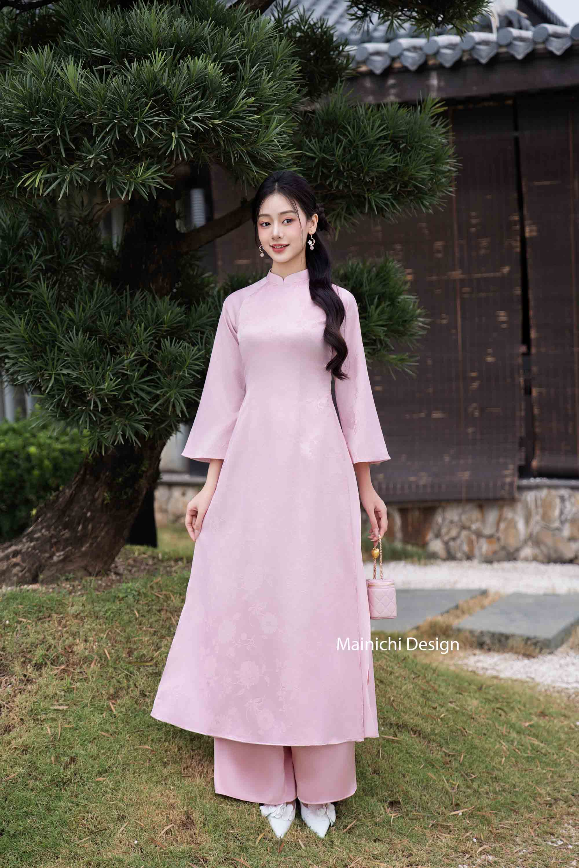 Áo dài Hồng Dĩnh