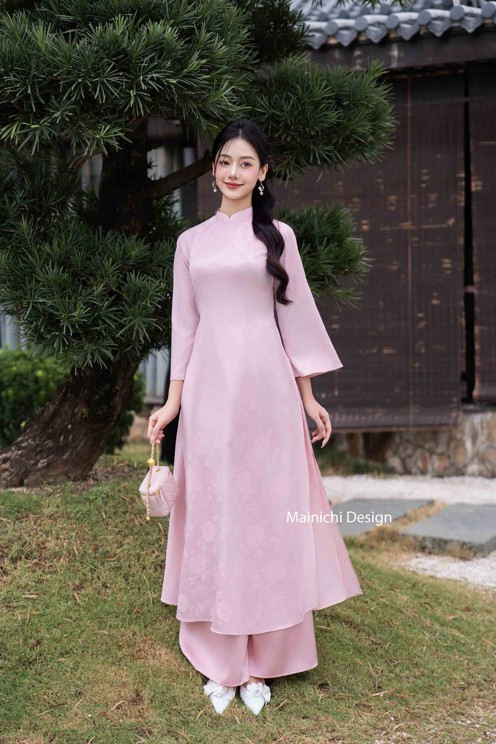 Áo dài Hồng Dĩnh