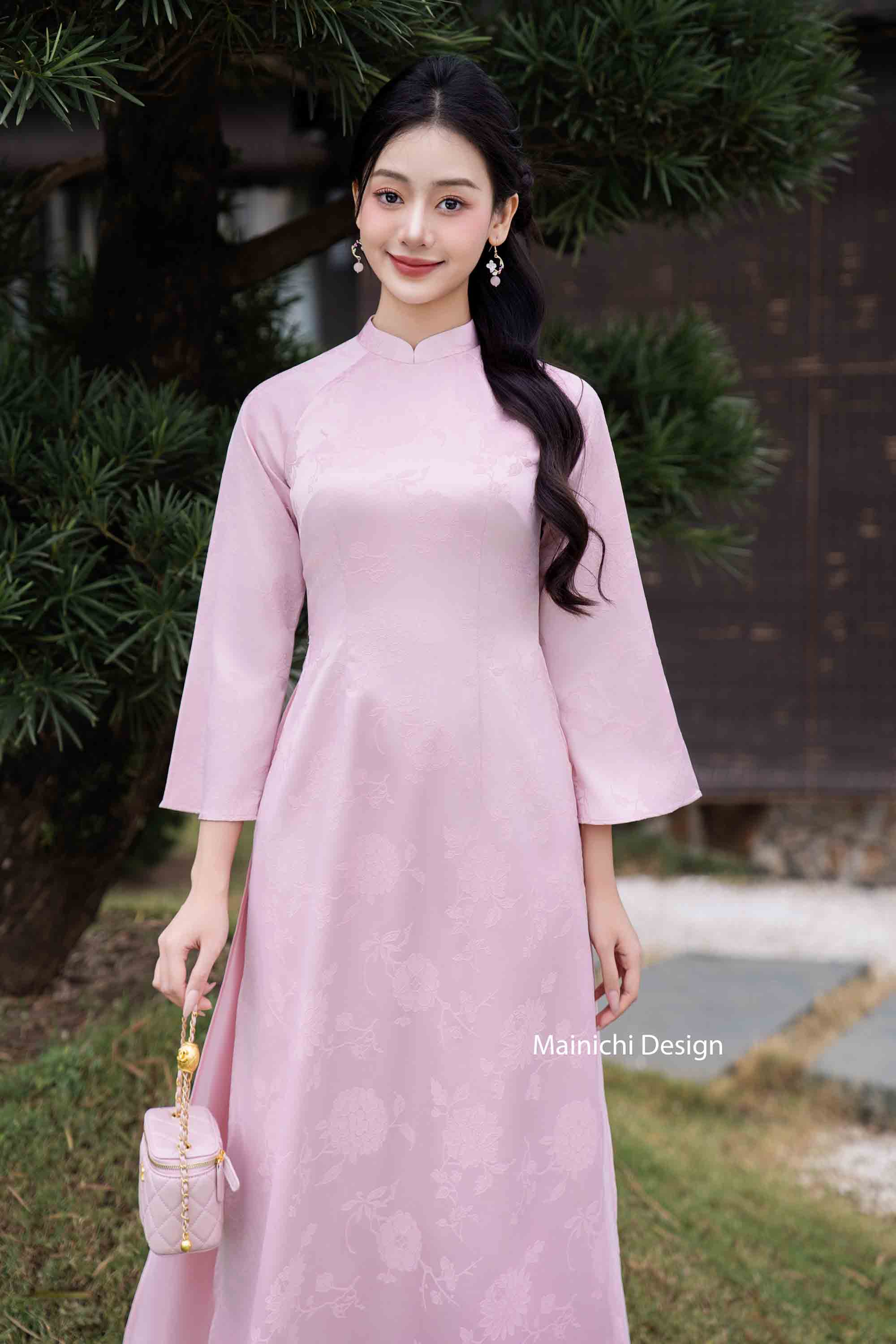 Áo dài Hồng Dĩnh