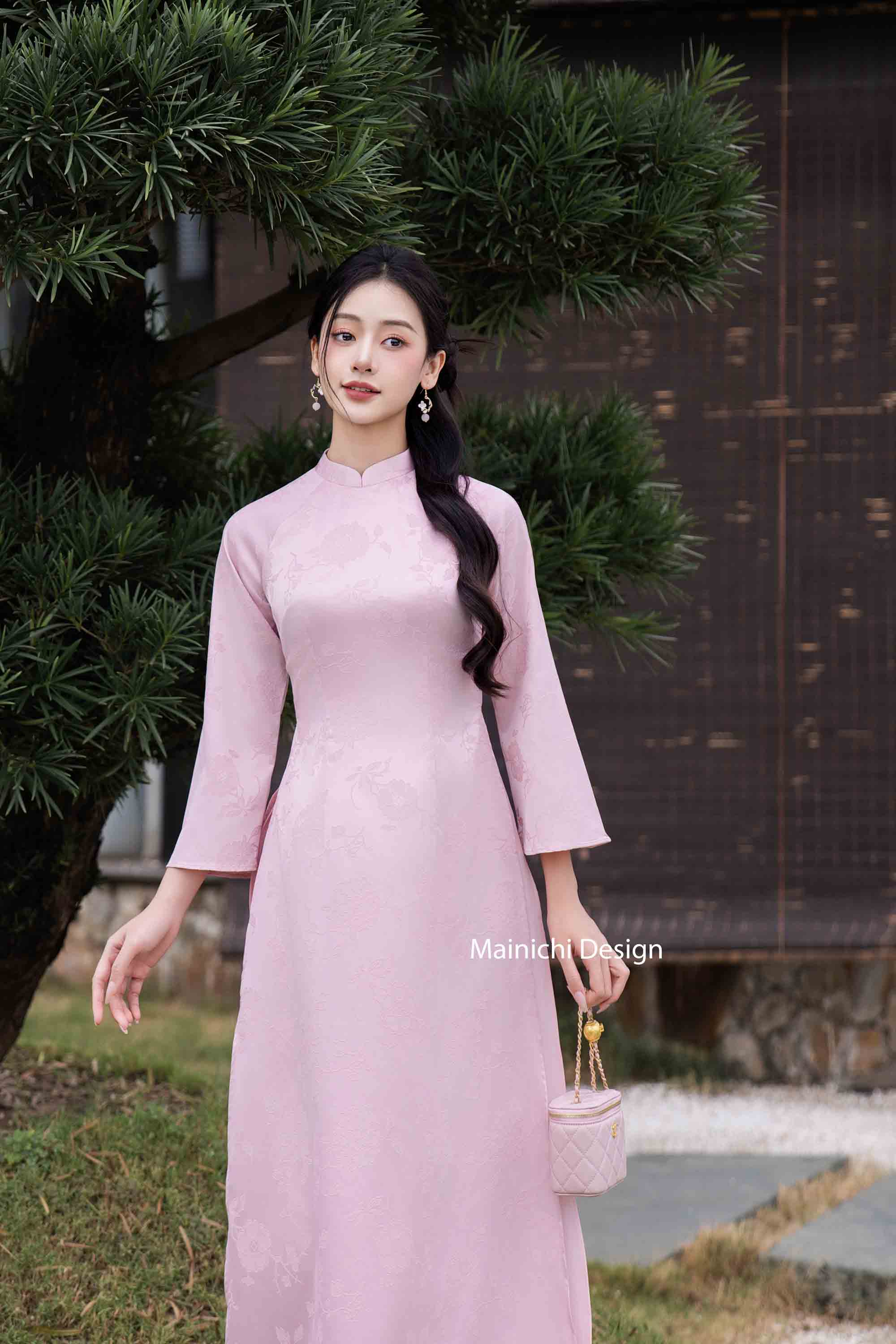 Áo dài Hồng Dĩnh