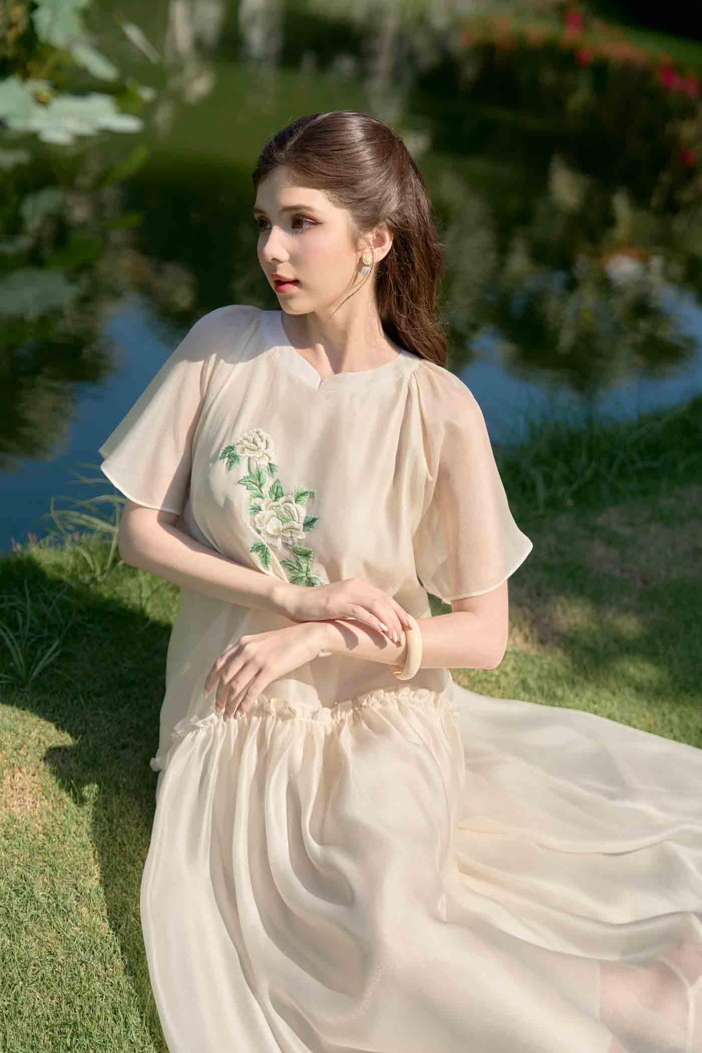 Váy Hoạ Tình Kem